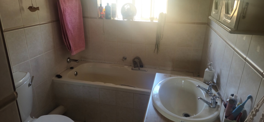 3 Bedroom Property for Sale in Heuwelsig Free State